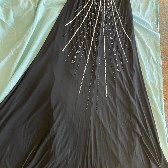 Prom dress with train - Picture 6 of 7